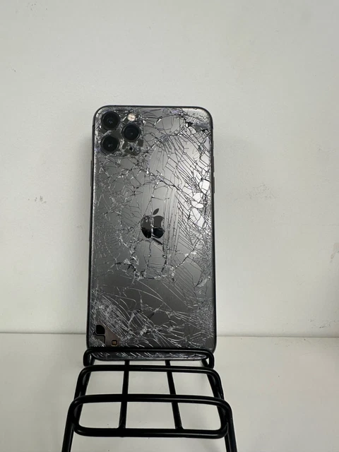 IPhone 11 Pro Max Débloqué 64 Go (?) - Noir, Occasion, état Correct, Prêt à L'emploi