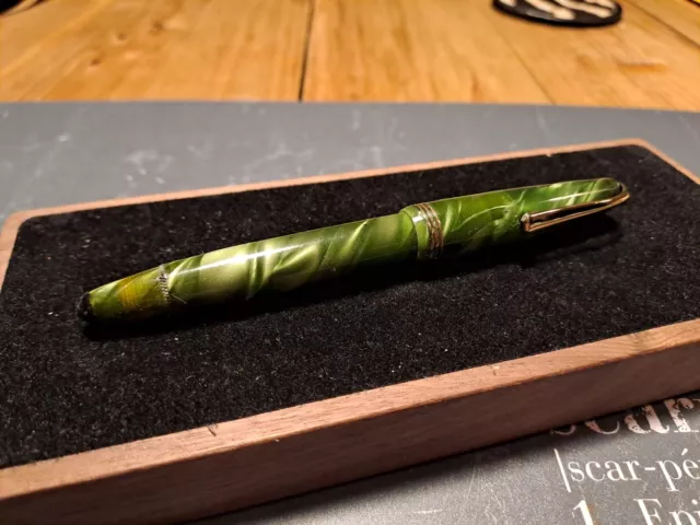 Caesar green marbled vintage italian fountain pen, Excellent condition