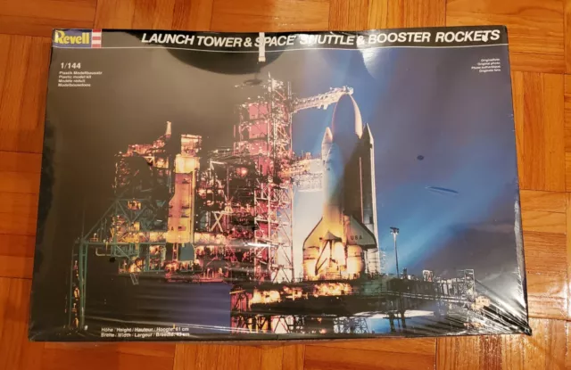 Revell #4911 1/144 Scale Launch Tower & Space Shuttle & Booster Rockets Sealed