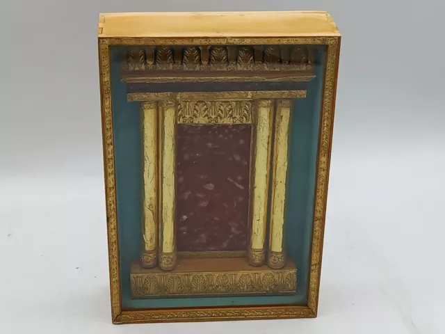 Reliquaire vitrine bois peint et papier doré 1820  devotion vierge Marie