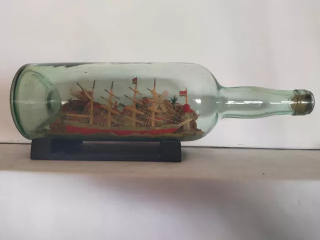 Superbe navire BATEAU EN BOUTEILLE Quatre-mâts avec décor  - Vintage 2