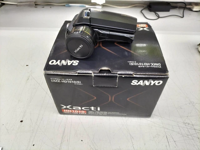 専用‼️SANYOデジタルムービーカメラXacti DMX-C40廃盤稀少 概要 デジタルムービーカメラ DMX-C40(S) | デジタルカメラ