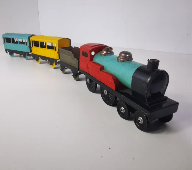 JOUET ANNCIEN CR CHARLES ROSSIGNOL LOCOMOTIVE MECANIQUE ECLAIR EN TOLE REF 404