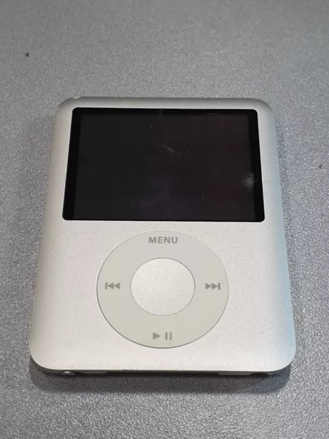 Apple iPod Nano 3rd Generation A1236 4-8Gb For Parts Not Working Broken Screen