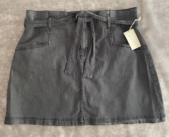 Universal Thread Women’s Skirt Size 18W Plus Denim Black Belted Stone Wash Short