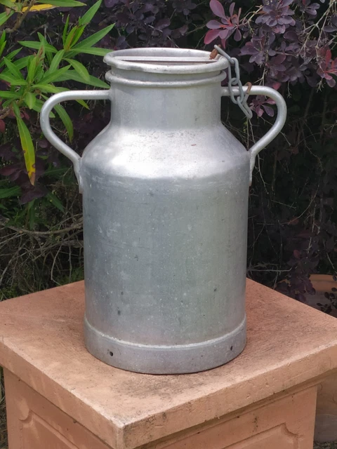 Ancien Grand pot à lait 15 L.  ALU ,Maison Schmid  déco mariage chalet ferme