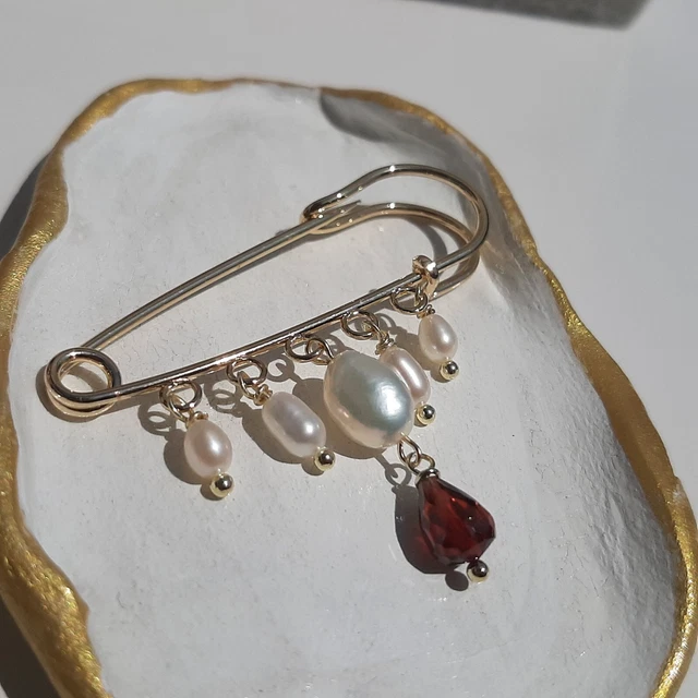 Broche épingle En Perles Baroques Blanches Et Rubis - Neuf Avec étiquettes
