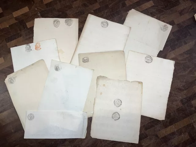 Lot de papiers anciens timbrés vierges