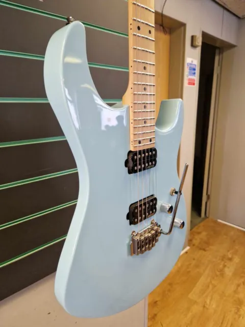 Vintage V6M24 neu aufgelegte Laguna Blue 2015 E-Gitarre 2