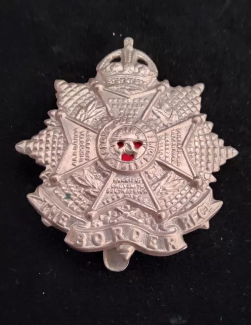 WW2 era The Border Regiment White Metal Cap Badge British Military Gaunt K/C