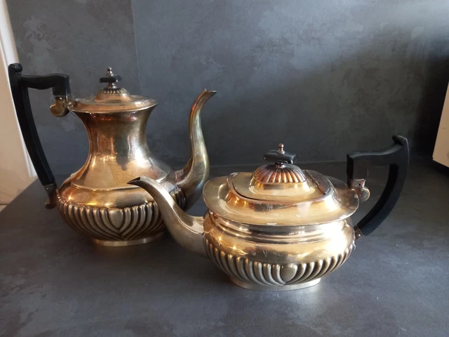 Viners Of Shefield Théière Cafetiere Metal Argenté (LOT 104)