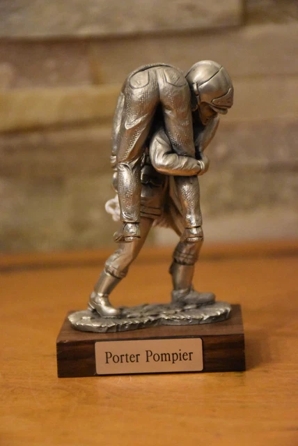 Lot De 7 Étains Du Prince Pompiers + Trophée - Collection Vintage En Étain