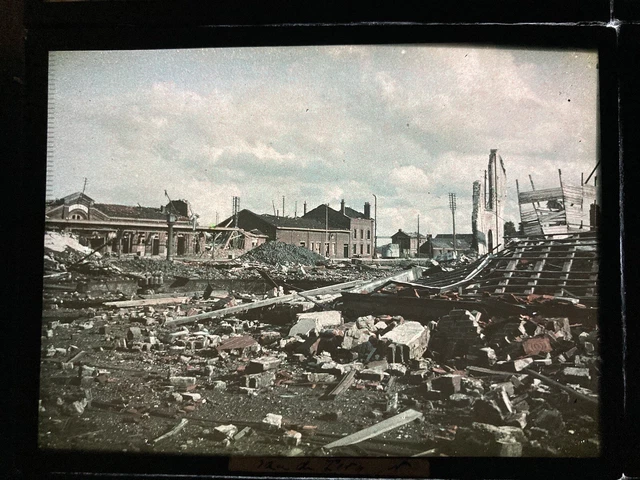 HOSPITAL RUINS 1917 WW1 WORLD WAR AUTOCHROME GLASS VIEW LIGHT 9x12
