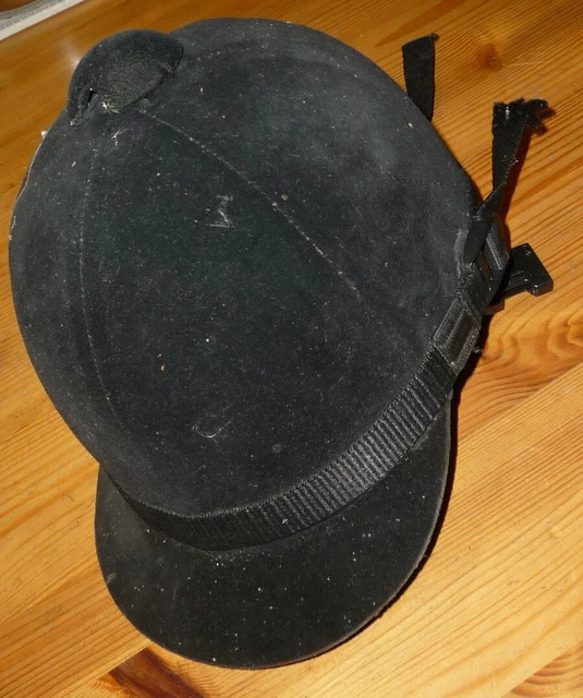 Helm, Reithelm, Reiterhelm, schwarz, samtartig bezogen, Kindergröße