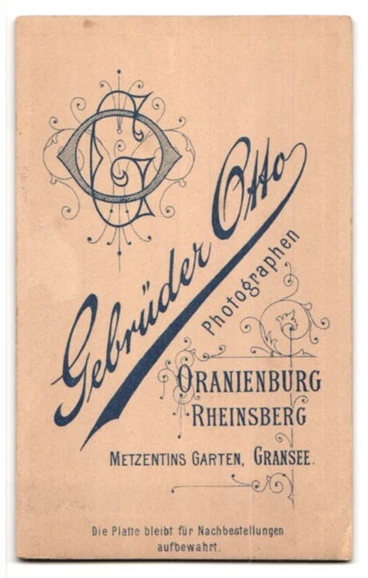 Fotografie Gebrüder Otto, Oranienburg, Junger Herr in modischer Kleidung 2