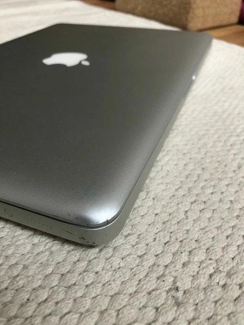 Apple MacBook Pro 13.3 250GB, Intel Core i5, 2.5GHz, 8GB a1278 2