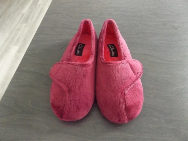LADIES PINK K By Clarks Fluffy Slippers Size 4 New 4.00 PicClick UK