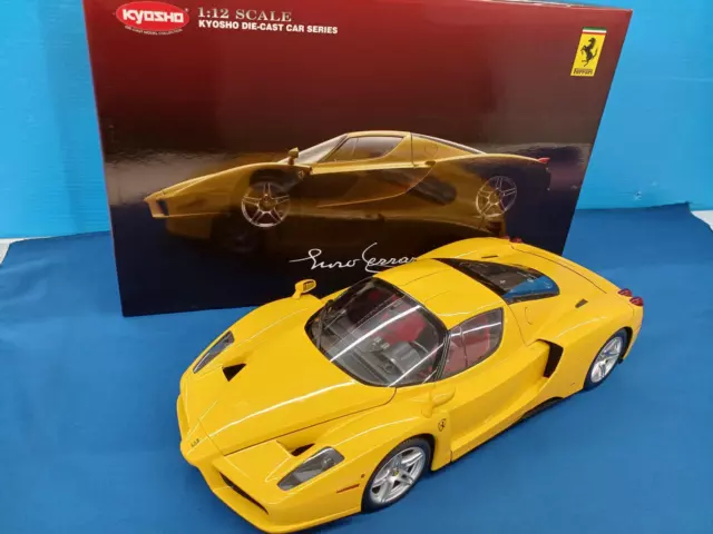 Kyosho Die-Cast Modelo 1/12 Escala Enzo Ferrari K08606Y Amarillo con Caja Usado