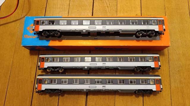 Maquette LS Models 40388 - Voiture SNCF VSE A9u Corail+ Déclassée - Échelle HO 1:87