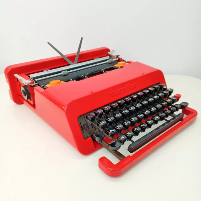 Macchina da scrivere Olivetti Valentine - Ettore Sottsass e Perry A. King - 1968
