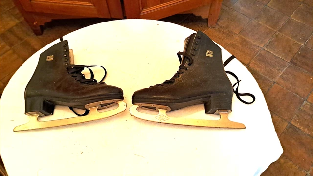 Ancienne Paire De Patins à Glace – Modèle Rétro, Usure Légère