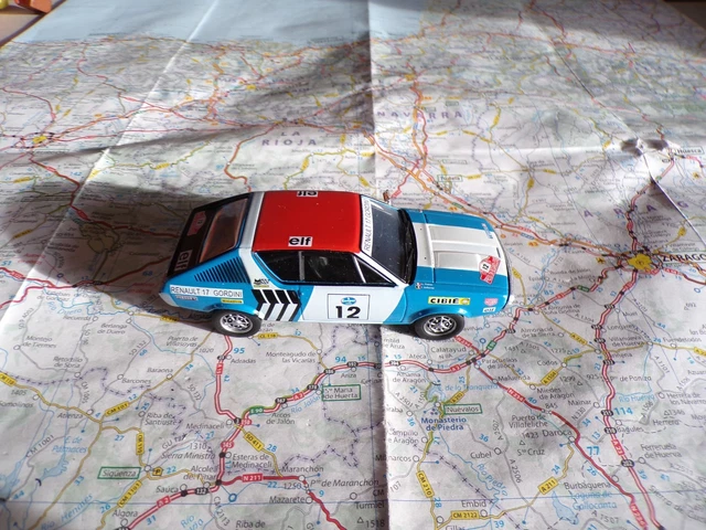 Gama 1/43 - VW Passat 5 Portes Rouge
