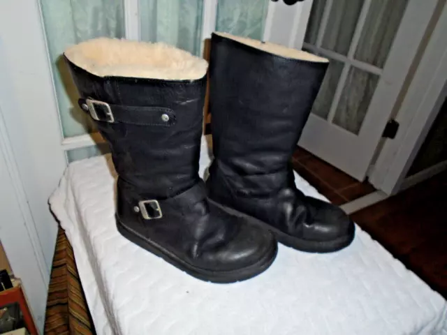 UGG 5678 Kensington Women's Black Leather Shearling Biker Boots Size 9 UGG 5678 Kensington Women's Black Leather Shearling Biker Boots Size 9