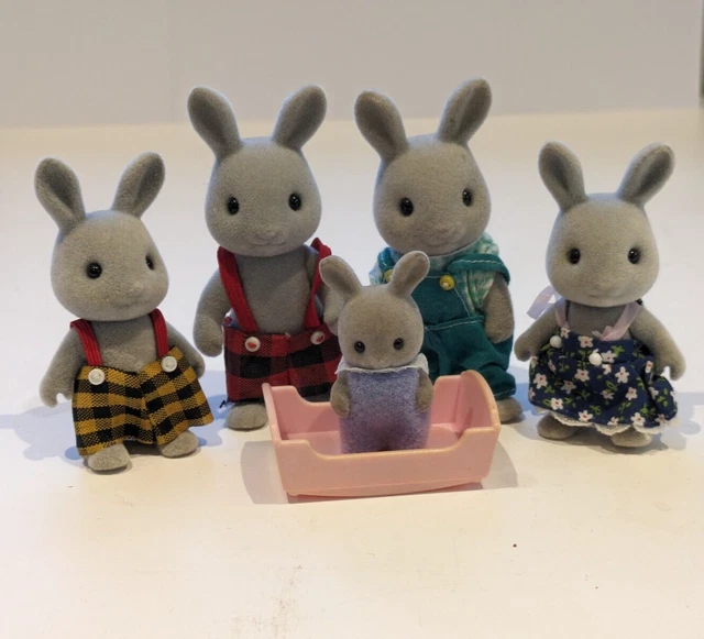 VINTAGE SYLVANIAN FAMILIES Babblebrook Grey Rabbits - all tails £18.00 ...