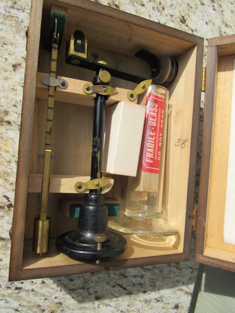 ANTIQUE ORIGINAL c1918 SPECIFIC GRAVITY BALANCE AND BOX BY HENRY TROEMNER PHIL.