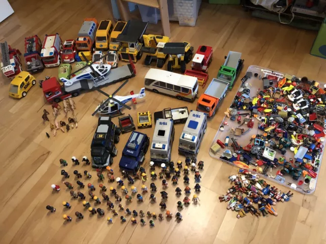 Große Playmobil Sammlung / Konvolut Fahrzeuge Figuren Zubehör