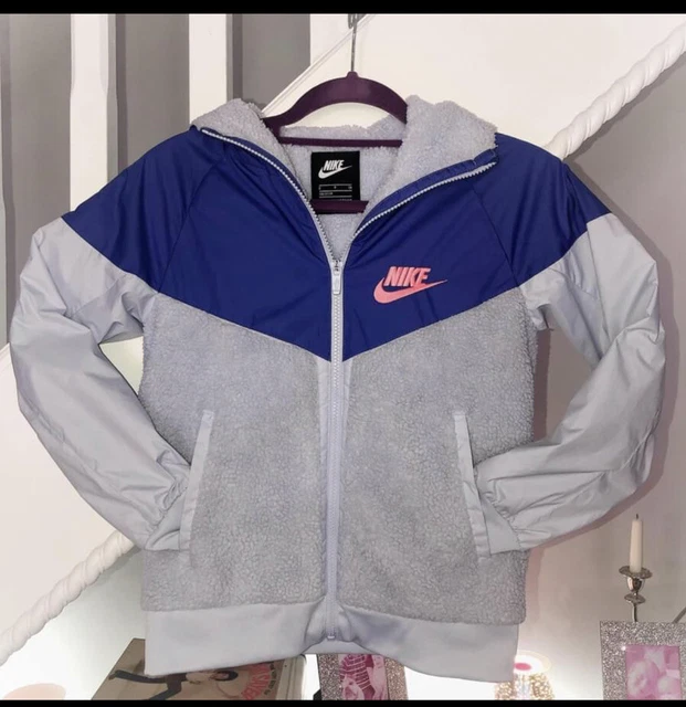 Giacca a vento sportiva per ragazze Nike con cappuccio taglia 7-8 piccoli ragazzi viola pile Y2K