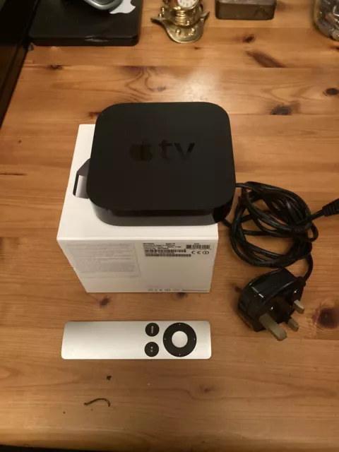 Apple TV 3rd Generation with Box, remote & Power Cable, in good working order