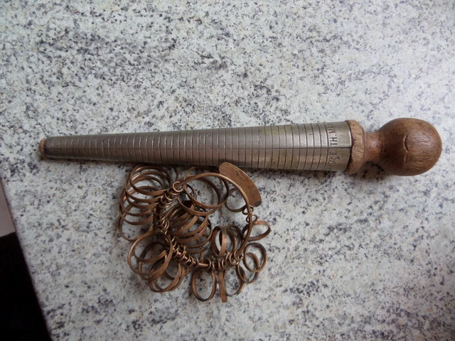 Triboulet Baguier Ancien Bois Tourné Bijoutier Art Populaire Old Wood Ring Sizer Triboulet Baguier Ancien Bois Tourné Bijoutier Art Populaire Old Wood Ring Sizer