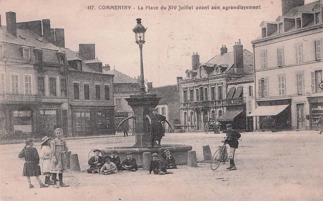 CPA COMMENTRY Place de l'Hotel de Ville la Fontaine (263079