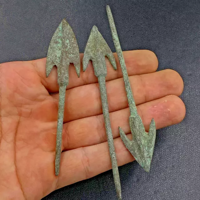 ON SELL 3  Collection of  bronze arrows and spear points, Roman and later (14)