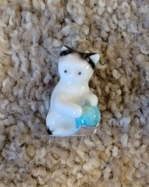 Vtg GOEBEL Mini Tiny Small Porcelain Cat KITTEN 1" Figurine W/ Sticker