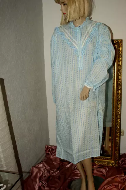 Neu! Vintage Negligee* Nachtkleid bezaubernd geblümt hellblau Rüschchen 52/54