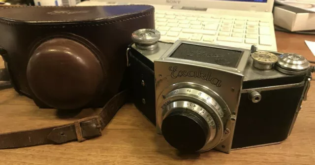 MACCHINA FOTOGRAFICA  EXAKTA IHAGEE B 1:3,5/75 mm CON CUSTODIA FUNZIONANTE