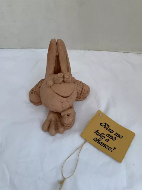 Vintage Terra Cotta FROG in Sneakers  Kersten Brothers Figurine1973 w tag