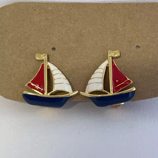 VINTAGE RED WHITE Blue Flag Sailboat Clip Earrings Gold Tone $4.99 ...