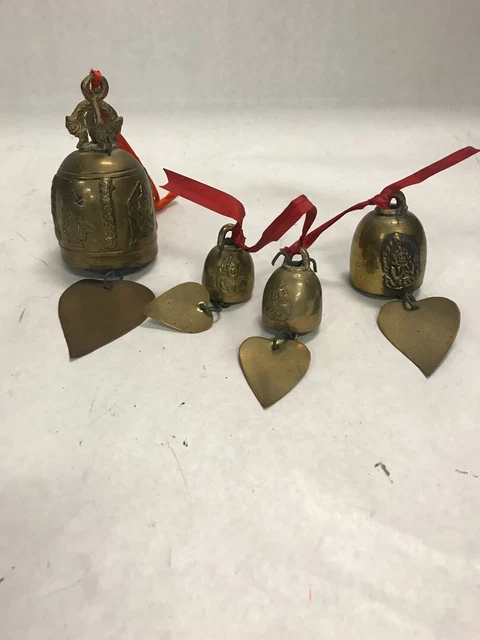 Vintage Laiton Cloches 4 Pièces Sculpté Gravé Siam 1 Large 3 Petit Ruban Tenture