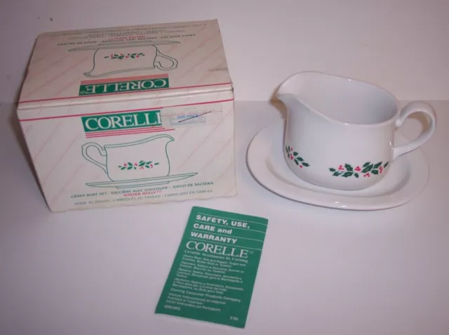 Vintage CORELLE CHRISTMAS WINTER HOLLY DAYS Gravy Boat & Underplate w Box 1995