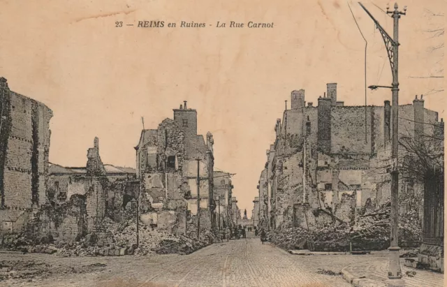 CPA 51 REIMS en Ruines La Rue Carnot