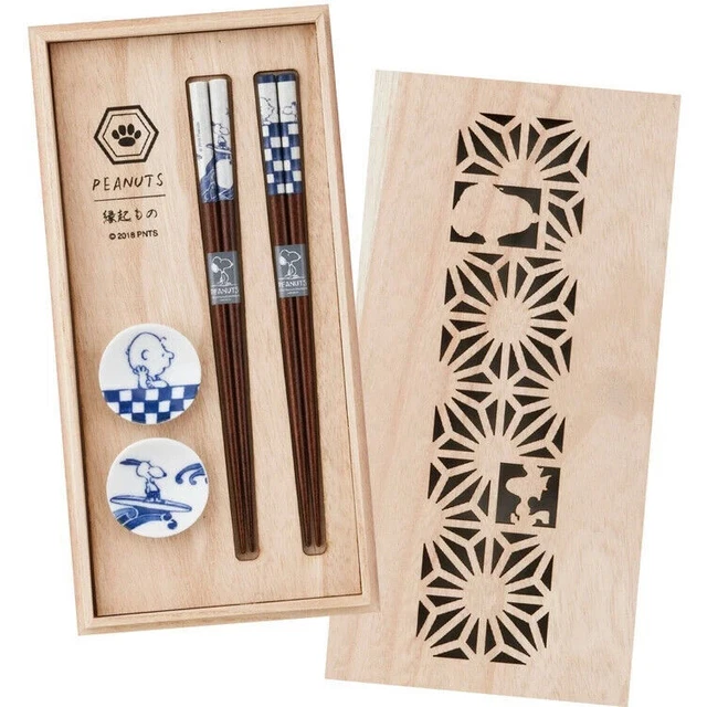 Set Di Bacchette Giapponesi Francfranc Con Poggia Bacchette - 21 E 23 Cm, In Legno E Porcellana, Fatto In Giappone