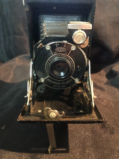 Appareil photo brownie pliant vintage Kodak Six 20  Années 30 2