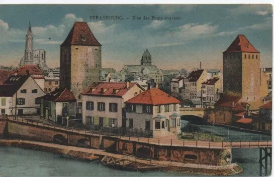 CPA - STRASBOURG - Près des Ponts couverts