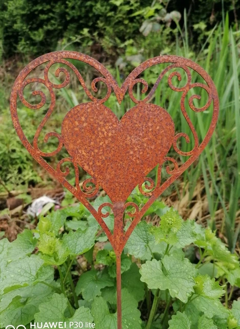 Gartenstecker Herzranke Metall - Edelrostige Herzen Girlande 114cm