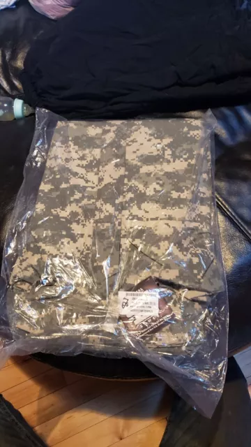 USGI ECWCS ACU GEN III EXTREME COLD/WET WEATHER JACKET  XL-Large Gore-tex
