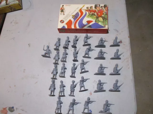 Juego de figuras en caja de infantería Waterloo Highland escala 1/32 de plástico Airfix