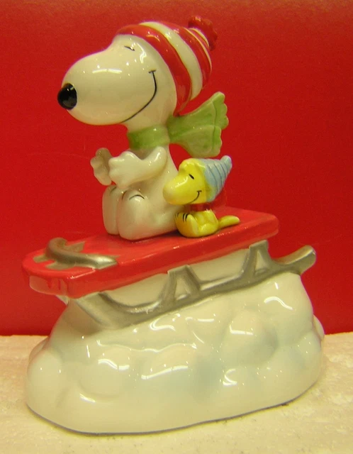 VINTAGE PEANUTS WILLITTS Snoopy & Woodstock On Sled Music Box